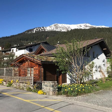 Studio In Klosters Bed & Breakfast Exterior photo