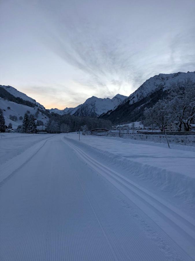 Studio In Klosters Bed & Breakfast Exterior photo